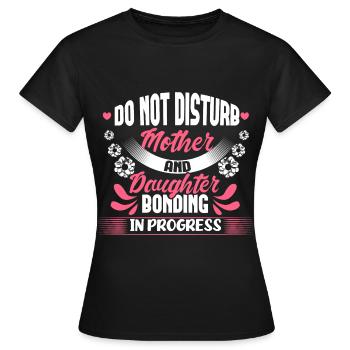 Mère Fille Famille Cadeau d’amour maternel - T-shirt Femme - noir - Devant - AI Model Female 172 dark (172cm)