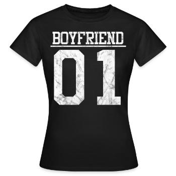 BOYFRIEND 01 - Frauen T-Shirt - Schwarz - Vorne - AI Model Female 172 dark (172cm)