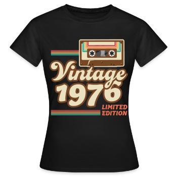 Jahrgang 1976 Baujahr Vintage Geschenkidee Retro - Frauen T-Shirt - Schwarz - Vorne - AI Model Female 172 dark (172cm)
