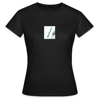 Screenshot 20221114 205828 Instagram - Frauen T-Shirt - Schwarz - Vorne - AI Model Female 172 dark (172cm)