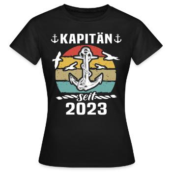 Kapitän 2023 Bootsführerschein Boot - Frauen T-Shirt - Schwarz - Vorne - AI Model Female 172 dark (172cm)