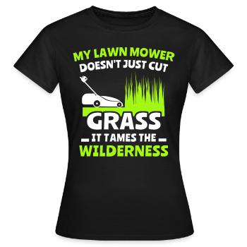 Rasenmäher Rasen Mähen - Frauen T-Shirt - Schwarz - Vorne - AI Model Female 172 dark (172cm)