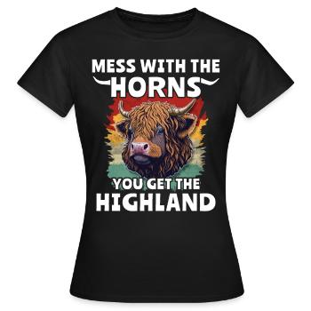 Highland cattle cattle - Women's T-Shirt - black - Front - AI Model Female 172 dark (172cm)
