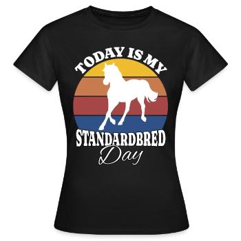 Traber Standardbred - Frauen T-Shirt - Schwarz - Vorne - AI Model Female 172 dark (172cm)