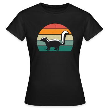 Skunks stink mammals defend skunk - Women's T-Shirt - black - Front - AI Model Female 172 dark (172cm)