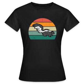 Skunks stink mammals defend skunk - Women's T-Shirt - black - Front - AI Model Female 172 dark (172cm)