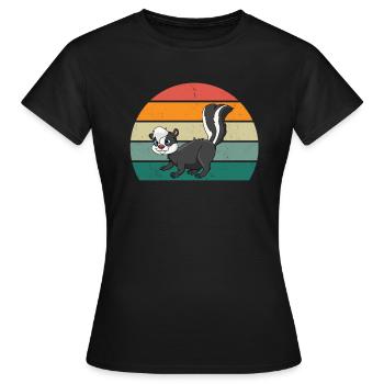 Skunks stink mammals defend skunk - Women's T-Shirt - black - Front - AI Model Female 172 dark (172cm)