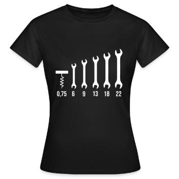 Clé à molette de vin Tire-bouchon - T-shirt Femme - noir - Devant - AI Model Female 172 dark (172cm)