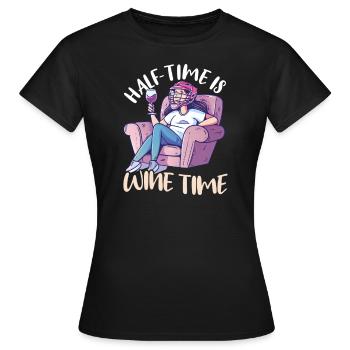 Lacrosse Mama Halbzeit ist Weinzeit - Frauen T-Shirt - Schwarz - Vorne - AI Model Female 172 dark (172cm)