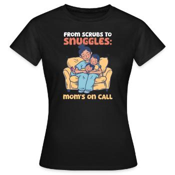 Maman infirmière des gommages aux câlins : maman est de garde - T-shirt Femme - noir - Devant - AI Model Female 172 dark (172cm)