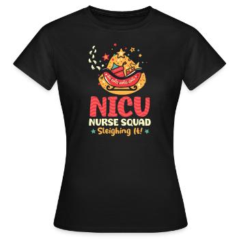 Noël de l’USIN Infirmière de l’USIN : en traîneau ! - T-shirt Femme - noir - Devant - AI Model Female 172 dark (172cm)