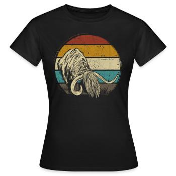 Scottish Highland Highland Cattle Highland - Women's T-Shirt - black - Front - AI Model Female 172 dark (172cm)