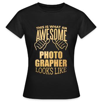 Photographer Photographer Photographer - Women's T-Shirt - black - Front - AI Model Female 172 dark (172cm)