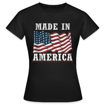 Made in Amerika - Frauen T-Shirt - Schwarz - Vorne - AI Model Female 172 dark (172cm)