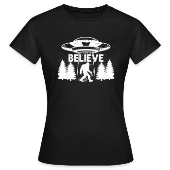 Bigfoot - T-shirt Femme - noir - Devant - AI Model Female 172 dark (172cm)