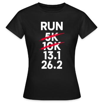 10 km de course à pied - 10 km d’entraînement de course à pied - T-shirt Femme - noir - Devant - AI Model Female 172 dark (172cm)