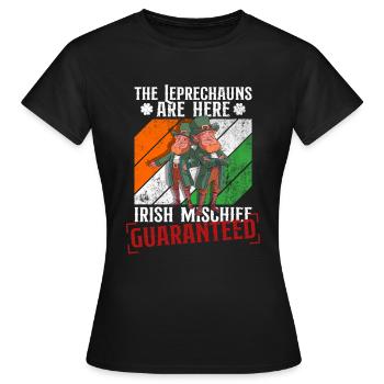Irlande Irish Leprechaun St Patrick’s Day Funny - T-shirt Femme - noir - Devant - AI Model Female 172 dark (172cm)
