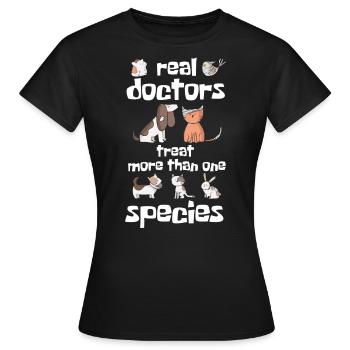 Tierarztmädchen, Tierarzt - Frauen T-Shirt - Schwarz - Vorne - AI Model Female 172 dark (172cm)