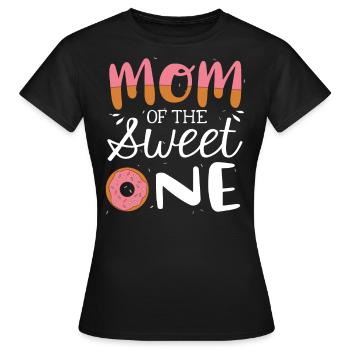 Mama of the sweet - Women's T-Shirt - black - Front - AI Model Female 172 dark (172cm)