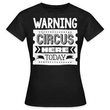 Fête d’enfants sur le thème du cirque - T-shirt Femme - noir - Devant - AI Model Female 172 dark (172cm)