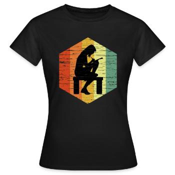 Vintage Writer T Shirt - Frauen T-Shirt - Schwarz - Vorne - AI Model Female 172 dark (172cm)