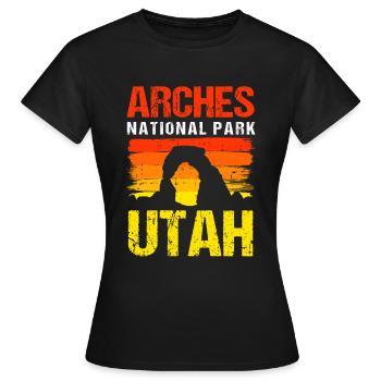 Arches-Nationalpark Utah - Frauen T-Shirt - Schwarz - Vorne - AI Model Female 172 dark (172cm)