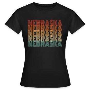 Cadeau d’un résident du Nebraska - T-shirt Femme - noir - Devant - AI Model Female 172 dark (172cm)