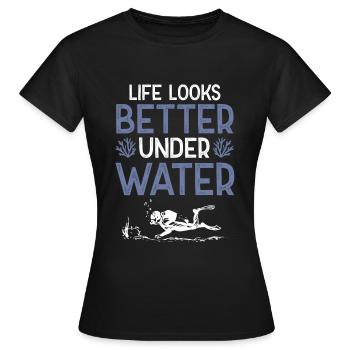 tauchen unter wasser - Frauen T-Shirt - Schwarz - Vorne - AI Model Female 172 dark (172cm)