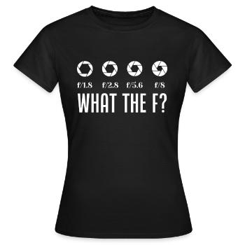 Photograph F - Frauen T-Shirt - Schwarz - Vorne - AI Model Female 172 dark (172cm)