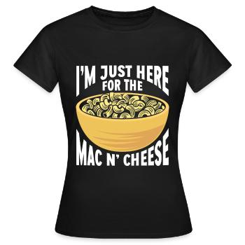 Mac And Cheese Makkaroni - Frauen T-Shirt - Schwarz - Vorne - AI Model Female 172 dark (172cm)
