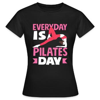 Pilates Ist Dein Tägliches Ritual - Frauen T-Shirt - Schwarz - Vorne - AI Model Female 172 dark (172cm)