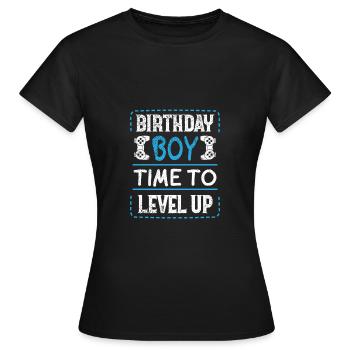 Geburtstagskind Zeit, um Videospiel Geburtstag zu verbessern - Frauen T-Shirt - Schwarz - Vorne - AI Model Female 172 dark (172cm)
