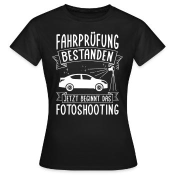 Fahrprüfung Bestanden Führerschein Fahrschüler Aut - Frauen T-Shirt - Schwarz - Vorne - AI Model Female 172 dark (172cm)