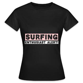 SURFING ENTHUSIAST ALERT! - Frauen T-Shirt - Schwarz - Vorne - AI Model Female 172 dark (172cm)