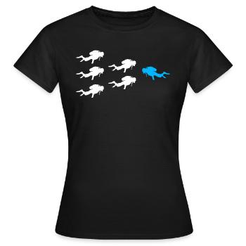 Divers swim against the tide - Women's T-Shirt - black - Front - AI Model Female 172 dark (172cm)