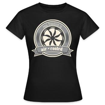 Oldtimer Air-cooled boxer engine Saying freedom - Women's T-Shirt - black - Front - AI Model Female 172 dark (172cm)
