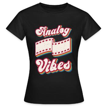 Retro Photographer Vintage Analog Vibes - Frauen T-Shirt - Schwarz - Vorne - AI Model Female 172 dark (172cm)