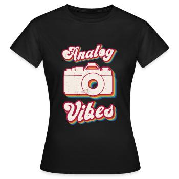 Retro Photographer Vintage Analog Vibes - Frauen T-Shirt - Schwarz - Vorne - AI Model Female 172 dark (172cm)