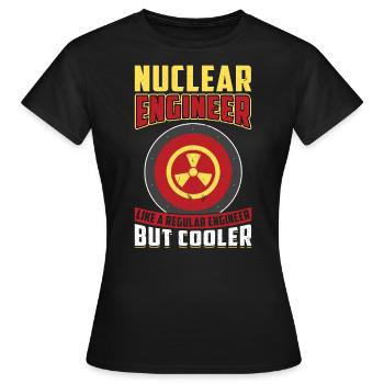 Nuclear Engineer - Frauen T-Shirt - Schwarz - Vorne - AI Model Female 172 dark (172cm)