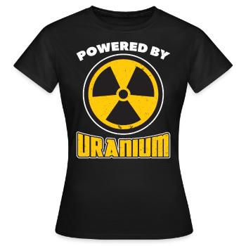 Propulsé par l’uranium - Génie nucléaire - T-shirt Femme - noir - Devant - AI Model Female 172 dark (172cm)