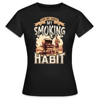 Frage Mich Nach Meinem BBQ-Ritual: Grillgenuss - Frauen T-Shirt - Schwarz - Vorne - AI Model Female 172 dark (172cm)