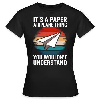 Avion en papier disant blague Avion en papier cadeau - T-shirt Femme - noir - Devant - AI Model Female 172 dark (172cm)