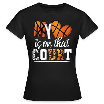 Mein Herz ist auf dem Spielfeld Basketball Spieler - Frauen T-Shirt - Schwarz - Vorne - AI Model Female 172 dark (172cm)