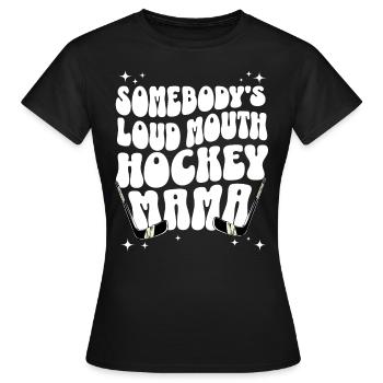 Humorvolle Phrase Mama Hockeyspieler - Frauen T-Shirt - Schwarz - Vorne - AI Model Female 172 dark (172cm)