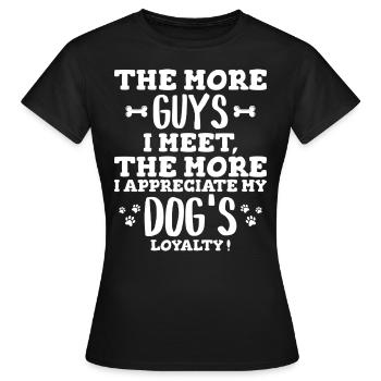Single Woman Quote Humor Dog - Women's T-Shirt - black - Front - AI Model Female 172 dark (172cm)