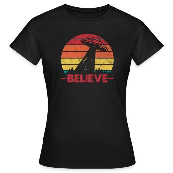 UFO - Women's T-Shirt - black - Front - AI Model Female 172 dark (172cm)