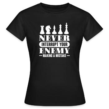 Échecs Échiquier Échec et mat Joueur d’échecs - T-shirt Femme - noir - Devant - AI Model Female 172 dark (172cm)