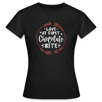 Schokolade - Frauen T-Shirt - Schwarz - Vorne - AI Model Female 172 dark (172cm)