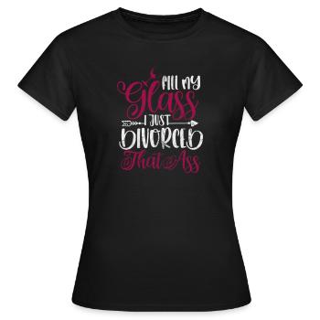 Scheidung - Frauen T-Shirt - Schwarz - Vorne - AI Model Female 172 dark (172cm)