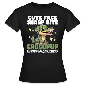 SÜSSES GESICHT SCHARFER BISS - KROKODIL UND WELPE - Frauen T-Shirt - Schwarz - Vorne - AI Model Female 172 dark (172cm)